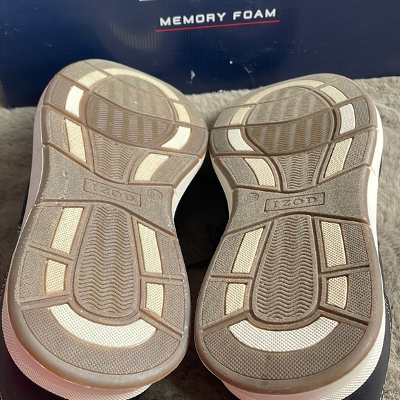 IZOD - Men’s Memory Foam Sneakers - Picture 3 of 7